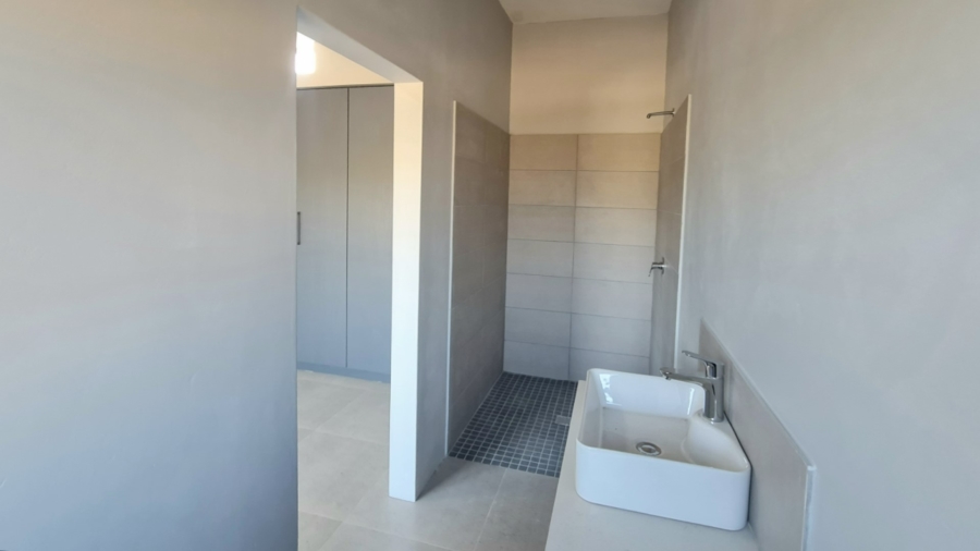 4 Bedroom Property for Sale in Whale Rock Western Cape